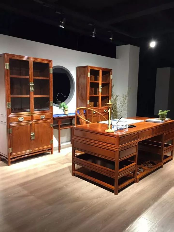 緬甸花梨憑什么,價格一路上漲.... 緬甸花梨憑什么,價格一路上漲....