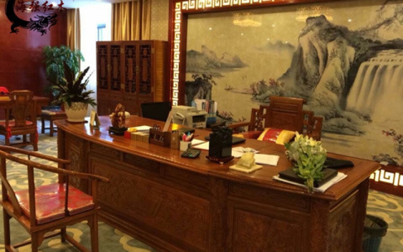 山東淄博投資公司寫字臺(tái)效果